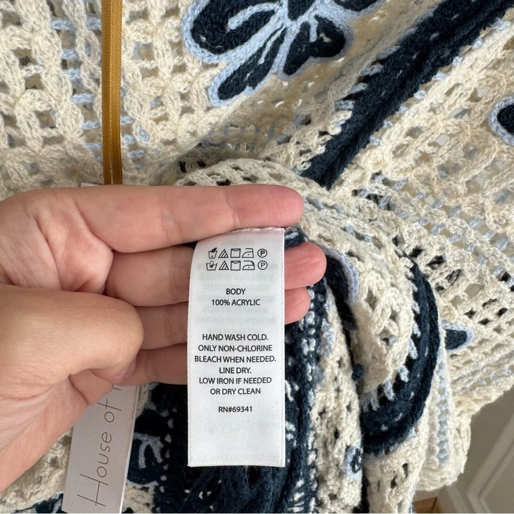 NWT House of Harlow 1960 Bow Navy and Cream Crochet Boho Poncho Coverup